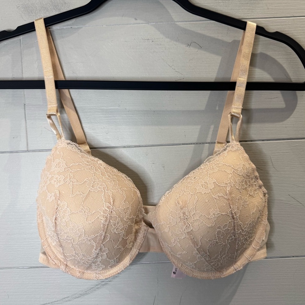 Victoria's Secret NWOT Lined Demi Lace Bra in Cream Size 34D